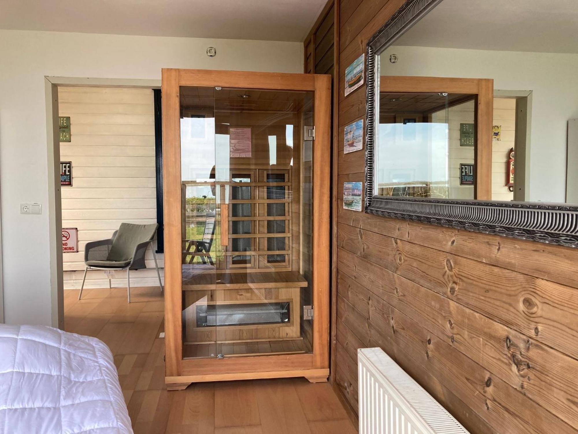 Lakeview 6 Pers Holiday Home Aurora With Fenced Garden, Whirlpool And Sauna Anjum Екстериор снимка
